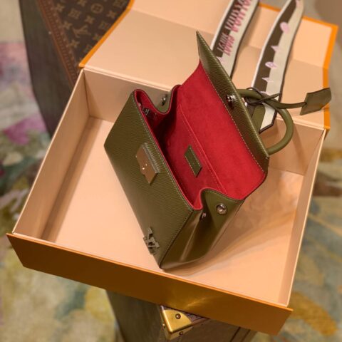 Louis Vuitton LV Cluny Mini Epi 皮革手提包 M59108煙熏棕