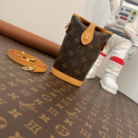 Louis Vuitton LV Fold Me 手拿包 M80874