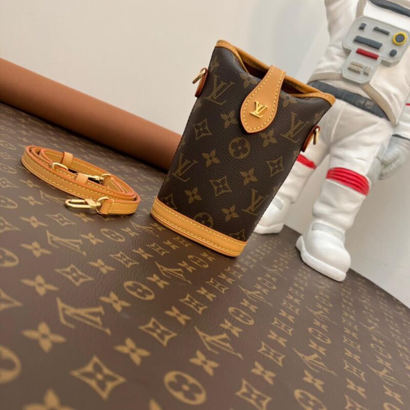 Louis Vuitton LV Fold Me 手拿包 M80874