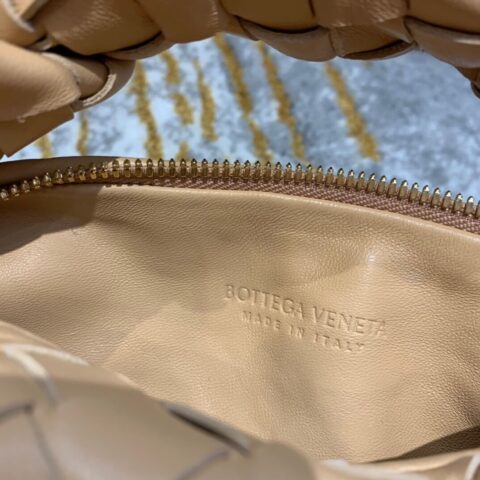 Bottega Veneta Mini Jodie Bag 651876杏仁色
