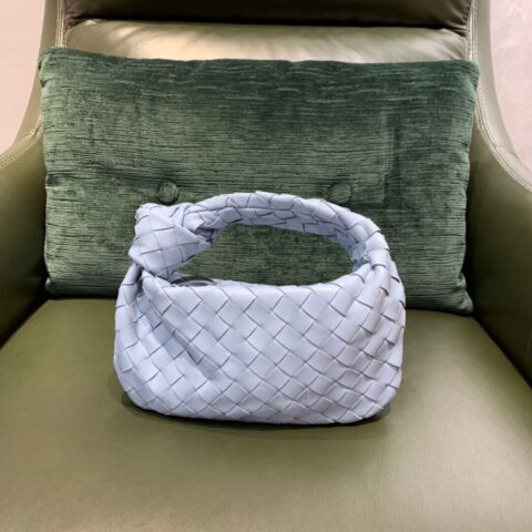 Bottega Veneta葆蝶家 Mini Jodie Bag 609409冰蓝