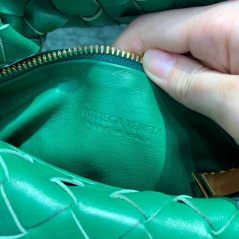 Bottega Veneta葆蝶家 Mini Jodie Bag 609409赛车绿
