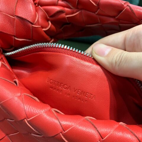 Bottega Veneta葆蝶家 Mini Jodie Bag 609409亮红