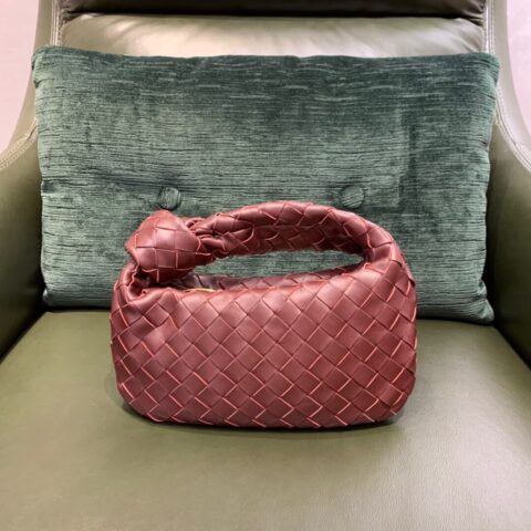 Bottega Veneta葆蝶家 Mini Jodie Bag 609409波尔多酒红