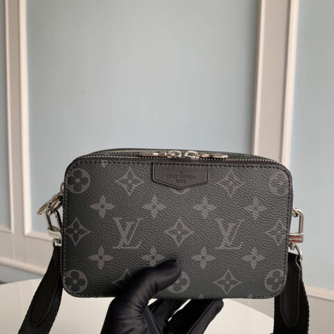 Louis Vuitton LV Alpha Wearable 钱夹斜挎包 M80741