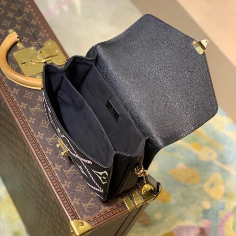 Louis Vuitton LV 2022 春季系列 Pochette Métis 邮差包 M46028