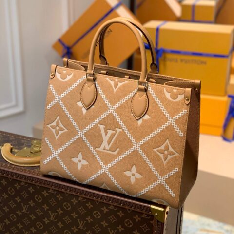 Louis Vuitton LV 刺绣压纹面牛皮Onthego托特包 M46015