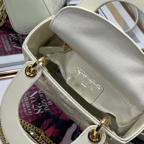 Lady Dior Mini  🍡17cm 三格漆皮戴妃包 M0505白色
