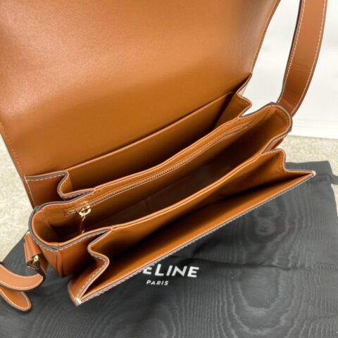 CELINE TRIOMPHE 中号CHAÎNE TRIOMPHE提花和牛皮革手袋191242