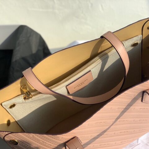 Givenchy纪梵希🇫🇷法国品G家最新款🆕Bond压纹小牛托特包0179粉色