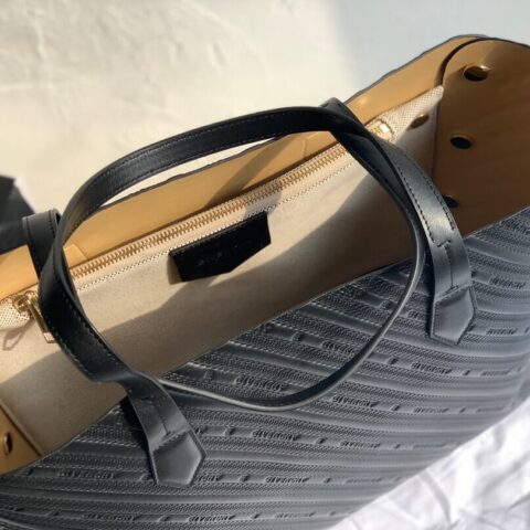 Givenchy纪梵希🇫🇷法国品G家最新款🆕Bond压纹小牛托特包0179黑色