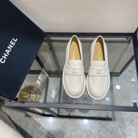 CHANEL香奈儿   金色双C大logo点缀小香家 顶级板最新乐福鞋