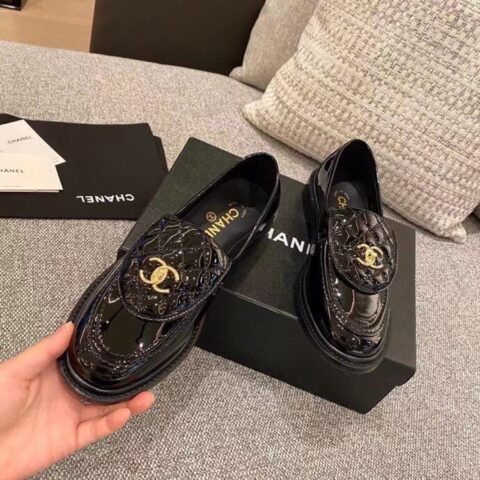 CHANEL香奈儿   金色双C大logo点缀小香家 顶级板最新乐福鞋