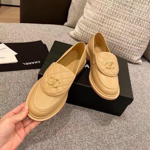 CHANEL香奈儿   金色双C大logo点缀小香家 顶级板最新乐福鞋