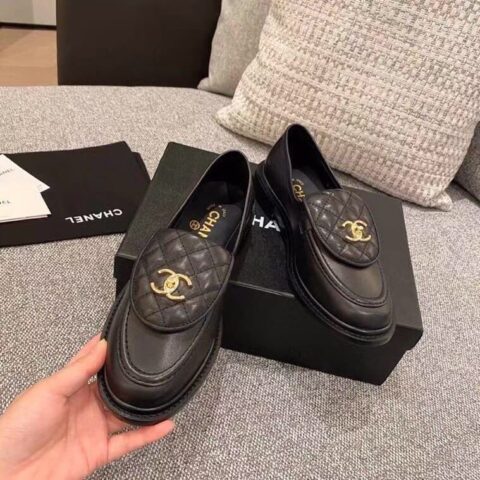 CHANEL香奈儿   金色双C大logo点缀小香家 顶级板最新乐福鞋