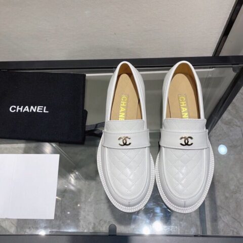 CHANEL香奈儿   金色双C大logo点缀小香家 顶级板最新乐福鞋