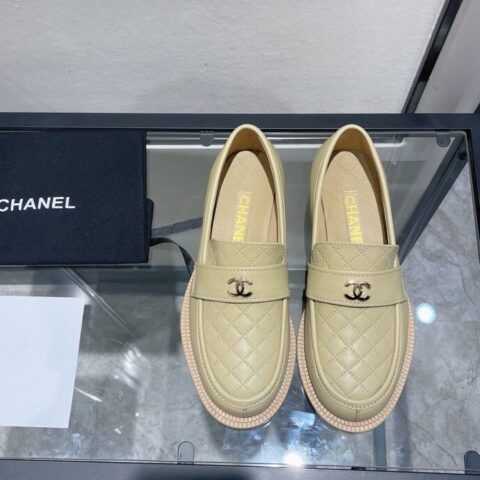 CHANEL香奈儿   金色双C大logo点缀小香家 顶级板最新乐福鞋