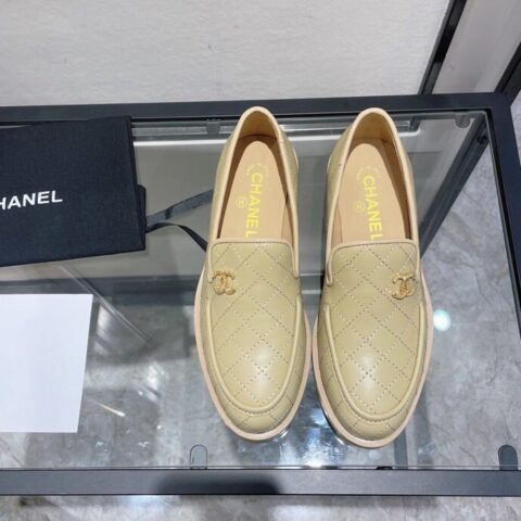 CHANEL香奈儿   金色双C大logo点缀小香家 顶级板最新乐福鞋