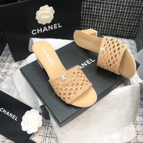 CHANEL香奈儿   顶级 品质  .小香春夏最新爆款拖鞋