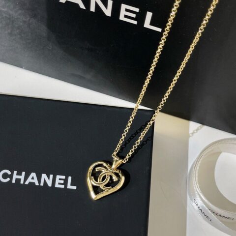 新款CHANEL香奈儿2022 镂空桃心项链 耳钉耳环