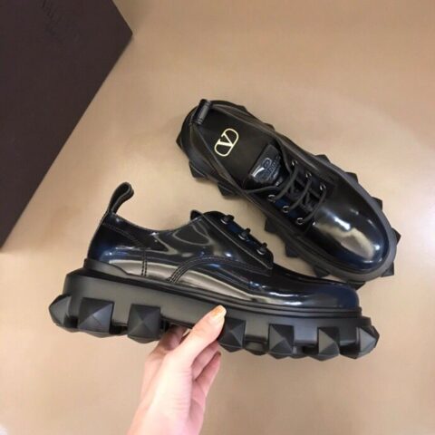 Valentino华伦天奴   进口牛皮鞋面TPU轻质发泡大底男士运动鞋