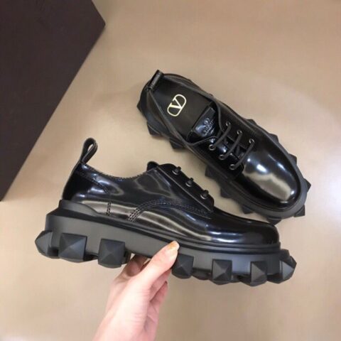Valentino华伦天奴   进口牛皮鞋面TPU轻质发泡大底男士运动鞋