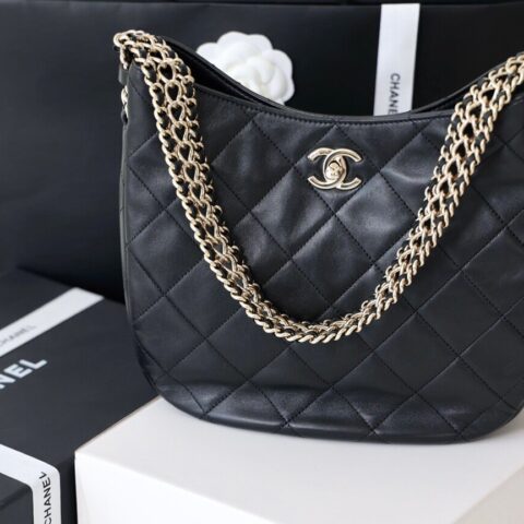 CHANEL 2022cc春夏预告系列22p嬉皮腋下包AS3153黑色