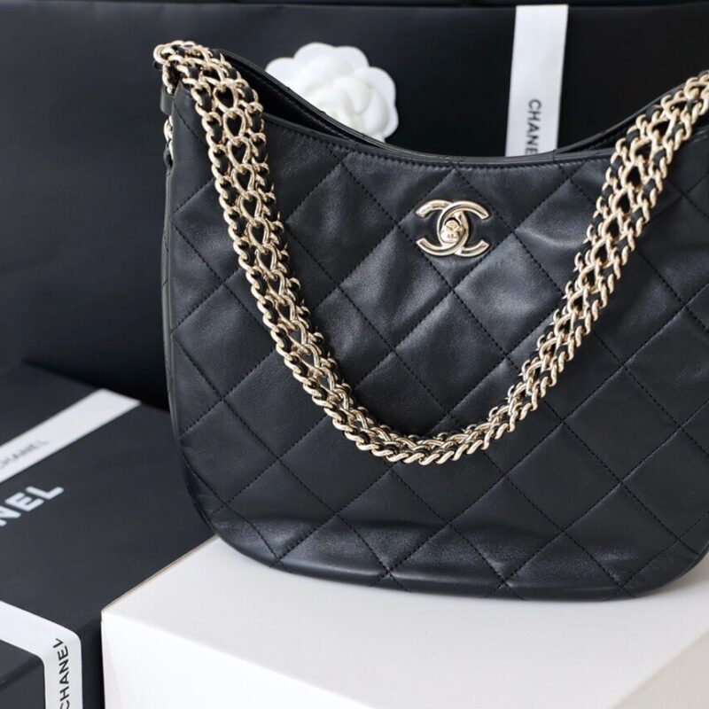 CHANEL 2022cc春夏预告系列22p嬉皮腋下包AS3153黑色