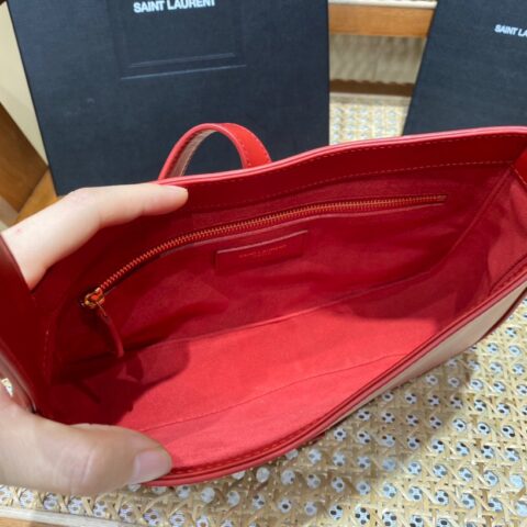 Saint laurent Ysl LE 5 À 7 平纹腋下包 657228红色