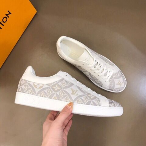 LV/路易威登   意大利进口水染小牛皮内里男士经典休闲运动鞋