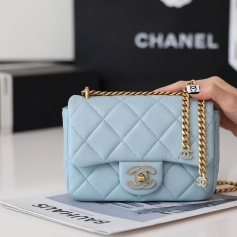 CHANEL 22P珐琅扣方胖子 AS3113 baby蓝