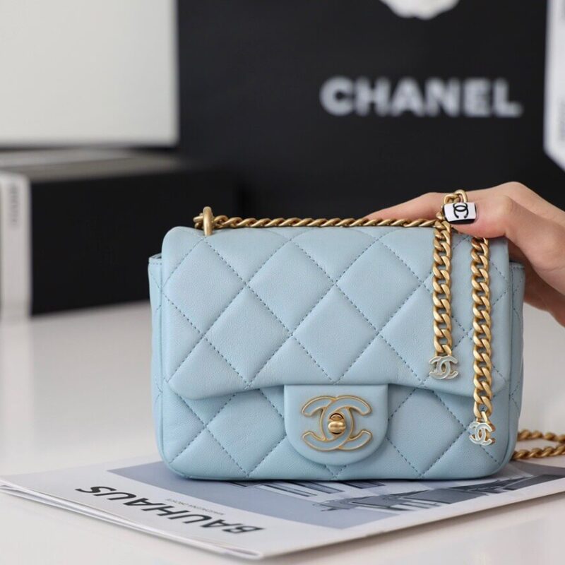 CHANEL 22P珐琅扣方胖子 AS3113 baby蓝