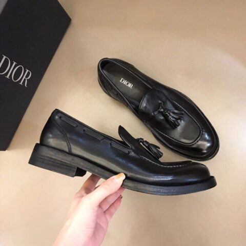 DIOR迪奥   采用水洗牛皮手工高端男士时尚复古皮鞋