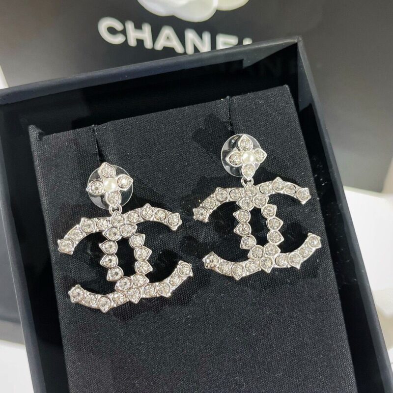 新款CHANEL香奈儿双c珍珠四叶草耳钉耳环