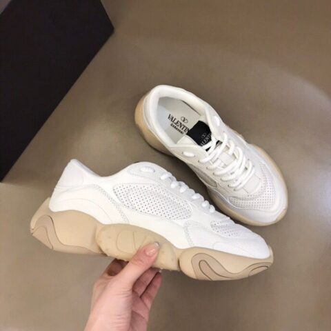 V T华伦天奴  Garavani Bubbleback 网眼织物运动鞋