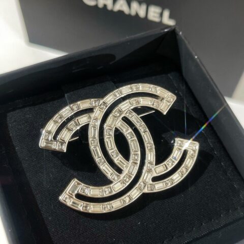 新款CHANEL香奈儿双c满钻胸针