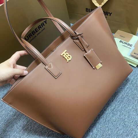 Burberry巴宝莉 Thomas Burberry 专属标识小牛皮托特包