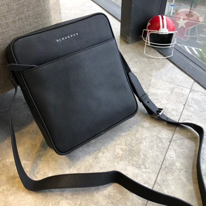 Burberry巴宝莉进口手掌纹牛皮男士单肩包