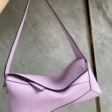 LOEWE罗意威Puzzle hobo腋下包 0673粉紫色