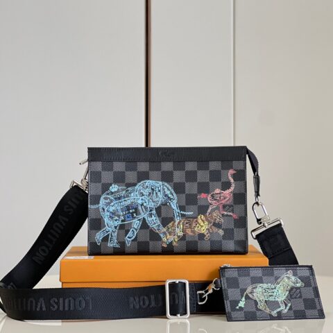 LV Gaston Wearable Wallet 大象老虎鸵鸟印章图案斜挎包N64608