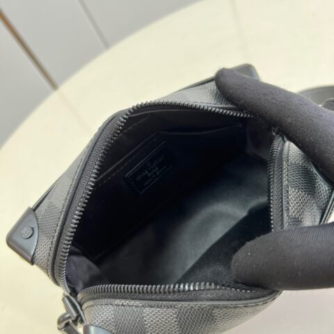 LV Mini Soft Trunk 野生动物图案盒子斜挎包 N45278
