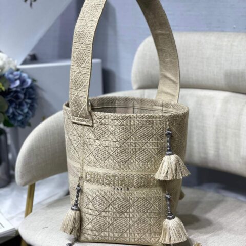 DIOR迪奥 D-Bubble 刺绣水桶包 M1276杏色