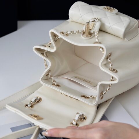 CHANEL香奈儿2022cc早春度假系列油蜡牛皮双肩小背包AS2908白色