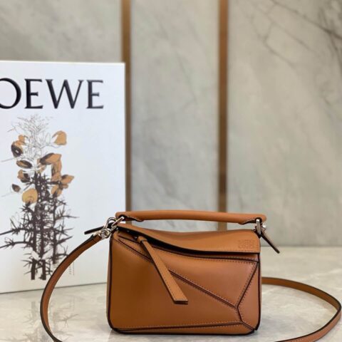 LOEWE罗意威 Mini Puzzle bag几何包 0338焦糖色18CM