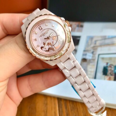 coach经典马车logo表带表壳用优质白色陶瓷表盘内嵌一圈水钻腕表