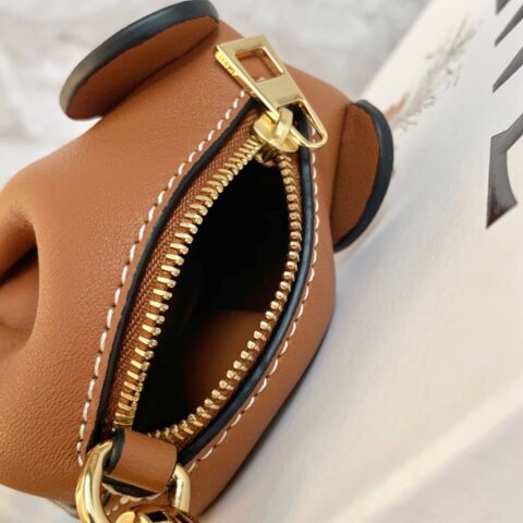 LOEWE罗意威 Elephant 小象🐘钥匙扣挂件 0255焦糖色