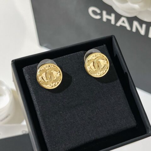 新款CHANEL香奈儿金币复古圆形纽扣双c耳钉耳环
