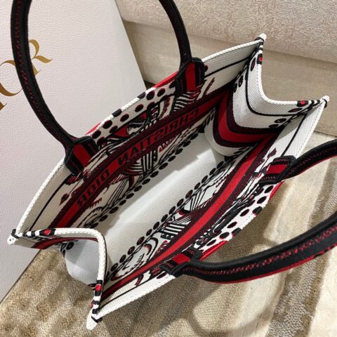 DIOR Cupidon 图案刺绣中号 Book Tote 手袋 M1296ZTQG_M941