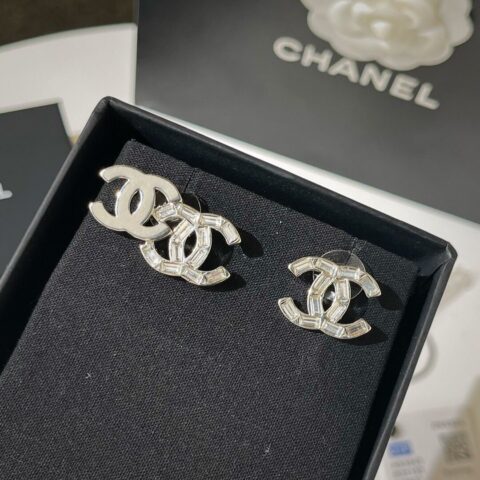新款CHANEL香奈儿双c不对称方钻耳钉耳环