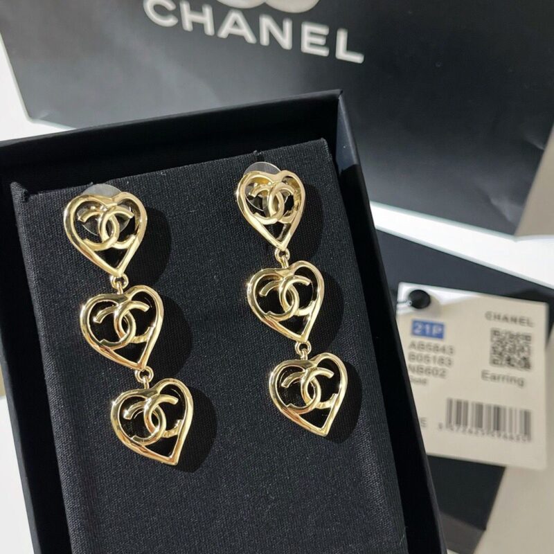 新款CHANEL香奈儿双c长款镂空桃心爱心耳钉耳环